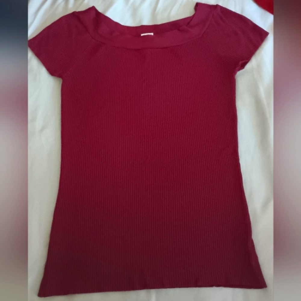 Ribbed Scoop Neck Shirt